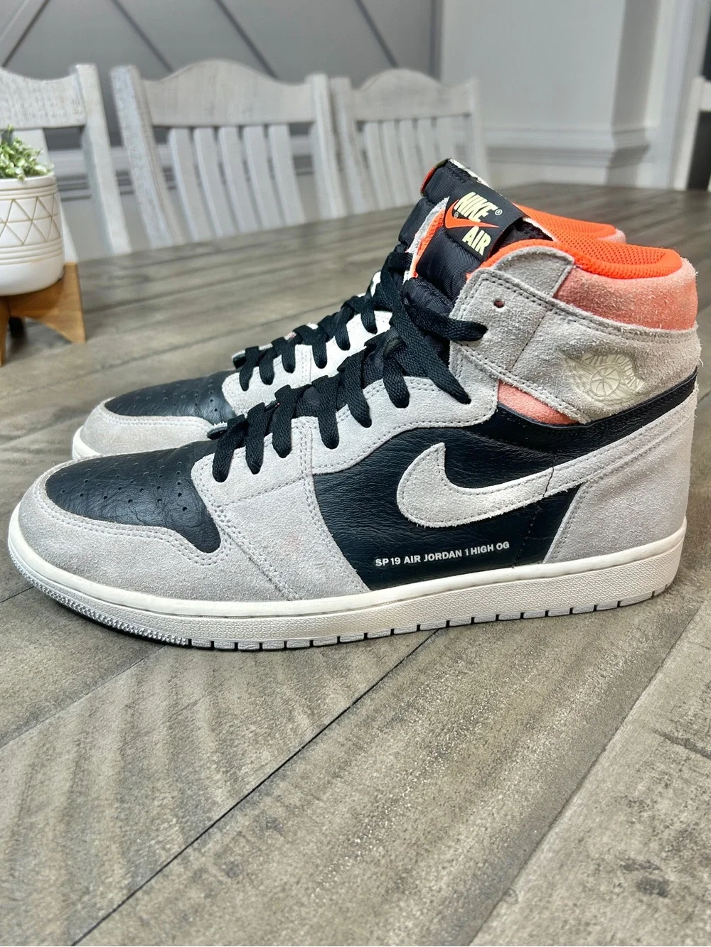 Air Jordan 1 Retro OG High Hyper Crimson Size 13 Men’s Basketball Sneakers